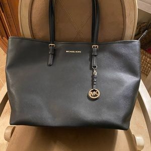 Michael Kors zippered Tote Bag